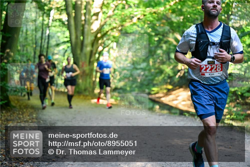 28.09.2025 - 33. Volkslauf durch das schöne Alstertal Dr. Thomas Lammeyer http://msf.ph/oto/8955051 28.09.2025 10:40:35 Laufen 2228 meine-sportfotos.de