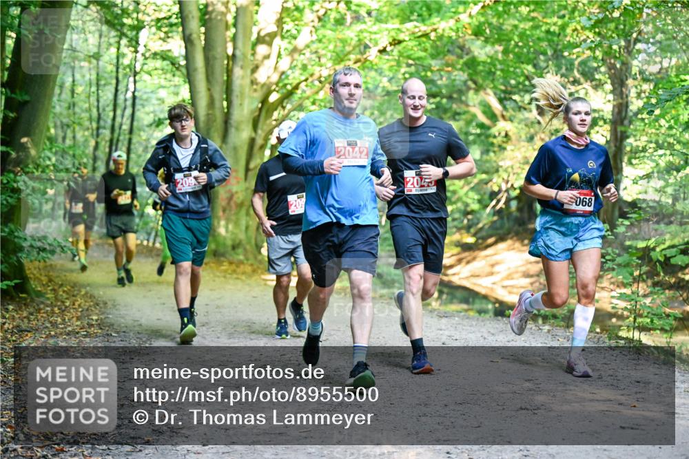 28.09.2025 - 33. Volkslauf durch das schöne Alstertal Dr. Thomas Lammeyer http://msf.ph/oto/8955500 28.09.2025 10:41:48 Laufen 209, 209, 2042, 2045, 068 meine-sportfotos.de