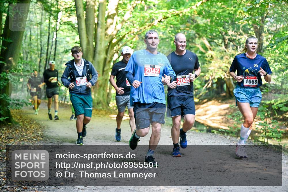 28.09.2025 - 33. Volkslauf durch das schöne Alstertal Dr. Thomas Lammeyer http://msf.ph/oto/8955501 28.09.2025 10:41:48 Laufen 2096, 2042, 2045, 1068 meine-sportfotos.de