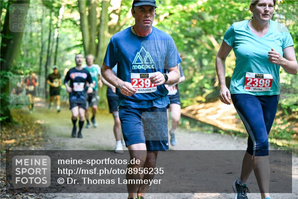 28.09.2025 - 33. Volkslauf durch das schöne Alstertal Dr. Thomas Lammeyer http://msf.ph/oto/8956235 28.09.2025 10:44:10 Laufen 239, 2398 meine-sportfotos.de