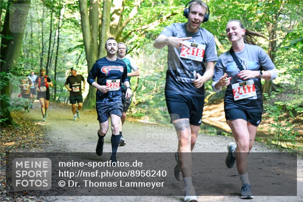 28.09.2025 - 33. Volkslauf durch das schöne Alstertal Dr. Thomas Lammeyer http://msf.ph/oto/8956240 28.09.2025 10:44:11 Laufen 2418, 2329, 2417 meine-sportfotos.de