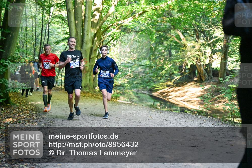28.09.2025 - 33. Volkslauf durch das schöne Alstertal Dr. Thomas Lammeyer http://msf.ph/oto/8956432 28.09.2025 10:44:56 Laufen 300, 3924, 3923 meine-sportfotos.de