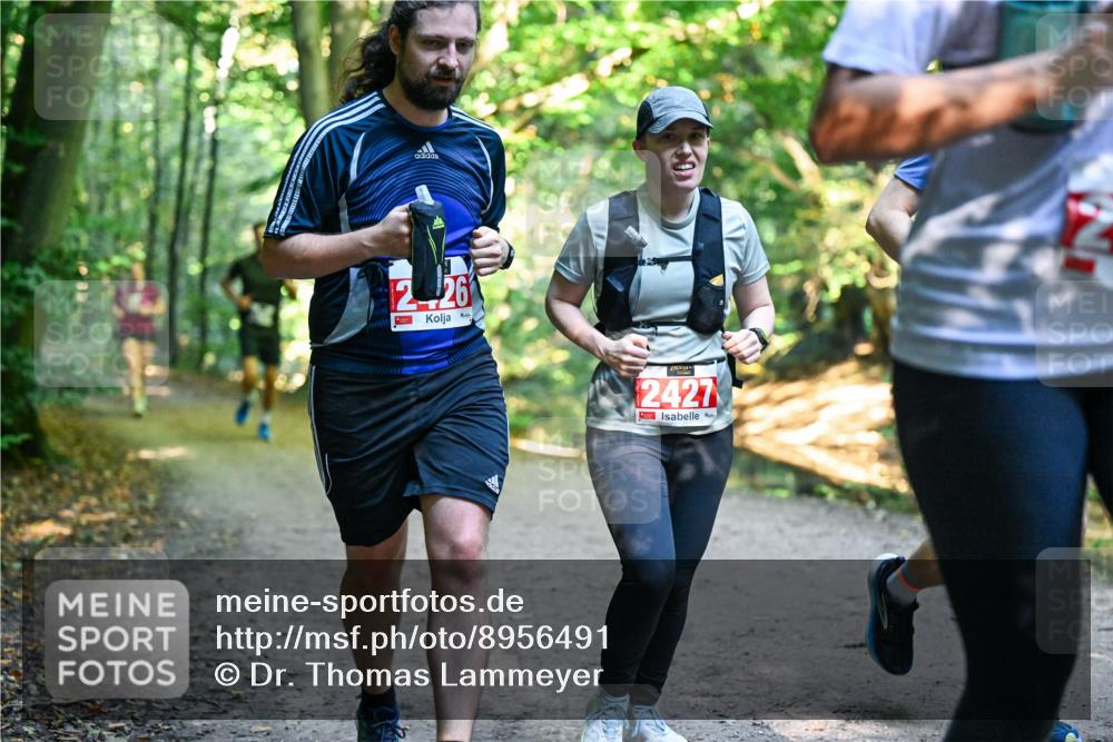 28.09.2025 - 33. Volkslauf durch das schöne Alstertal Dr. Thomas Lammeyer http://msf.ph/oto/8956491 28.09.2025 10:45:06 Laufen 12, 26, 2427 meine-sportfotos.de