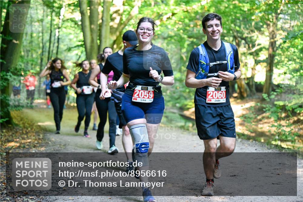 28.09.2025 - 33. Volkslauf durch das schöne Alstertal Dr. Thomas Lammeyer http://msf.ph/oto/8956616 28.09.2025 10:45:25 Laufen 2059, 2060, 1 meine-sportfotos.de