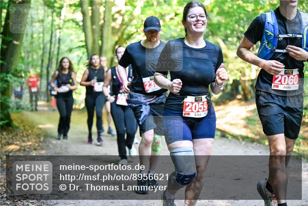 28.09.2025 - 33. Volkslauf durch das schöne Alstertal Dr. Thomas Lammeyer http://msf.ph/oto/8956621 28.09.2025 10:45:26 Laufen 23, 2059, 2060 meine-sportfotos.de