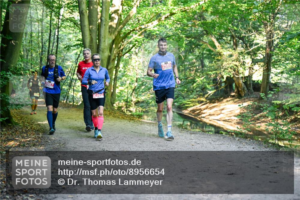 28.09.2025 - 33. Volkslauf durch das schöne Alstertal Dr. Thomas Lammeyer http://msf.ph/oto/8956654 28.09.2025 10:45:32 Laufen 2957, 2580, 2007 meine-sportfotos.de