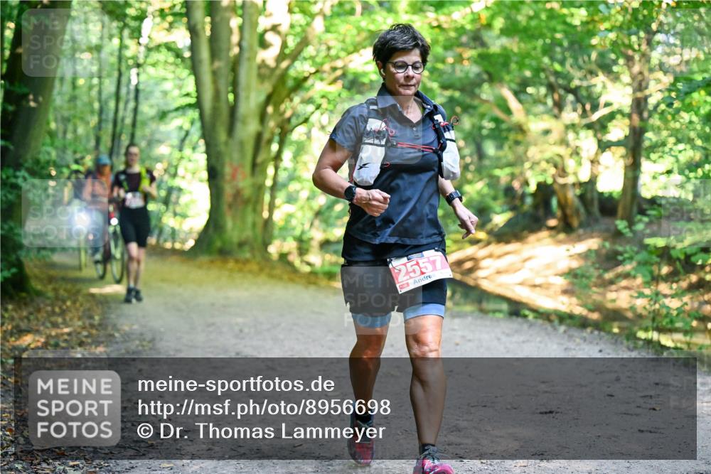 28.09.2025 - 33. Volkslauf durch das schöne Alstertal Dr. Thomas Lammeyer http://msf.ph/oto/8956698 28.09.2025 10:45:39 Laufen 2557 meine-sportfotos.de