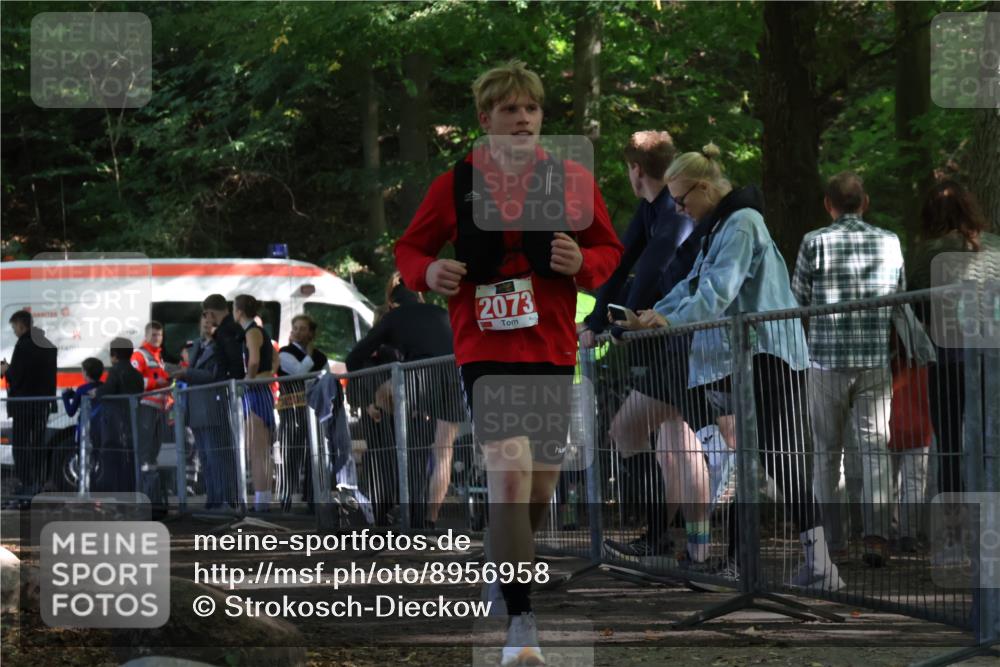 28.09.2025 - 33. Volkslauf durch das schöne Alstertal Strokosch-Dieckow http://msf.ph/oto/8956958 28.09.2025 12:59:12 Ziel 2073 meine-sportfotos.de