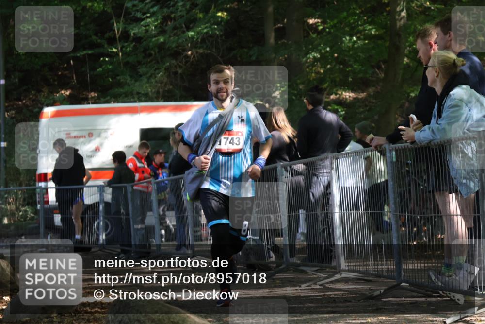 28.09.2025 - 33. Volkslauf durch das schöne Alstertal Strokosch-Dieckow http://msf.ph/oto/8957018 28.09.2025 12:59:58 Ziel 1743 meine-sportfotos.de