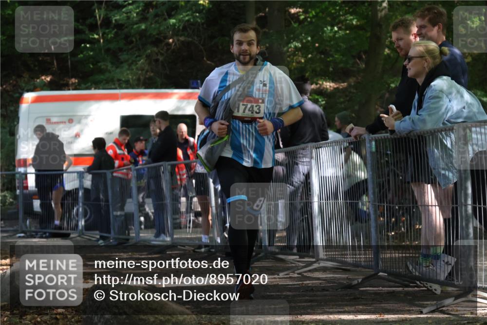 28.09.2025 - 33. Volkslauf durch das schöne Alstertal Strokosch-Dieckow http://msf.ph/oto/8957020 28.09.2025 12:59:58 Ziel 1743 meine-sportfotos.de