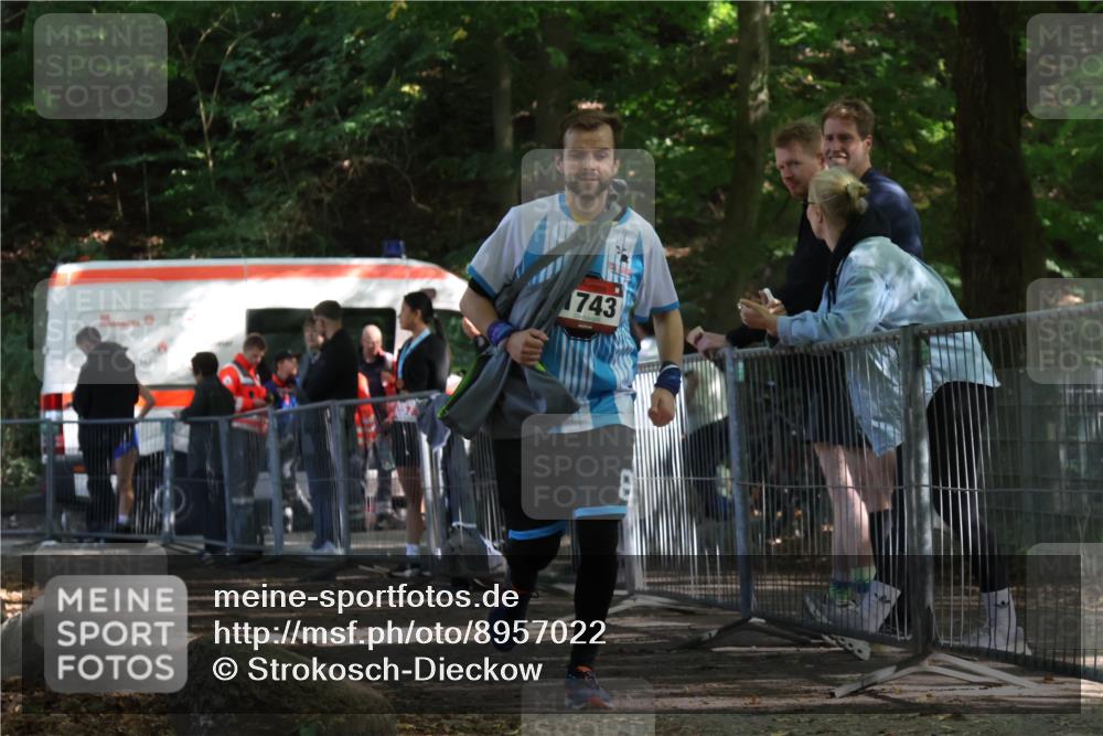 28.09.2025 - 33. Volkslauf durch das schöne Alstertal Strokosch-Dieckow http://msf.ph/oto/8957022 28.09.2025 12:59:59 Ziel 1743 meine-sportfotos.de