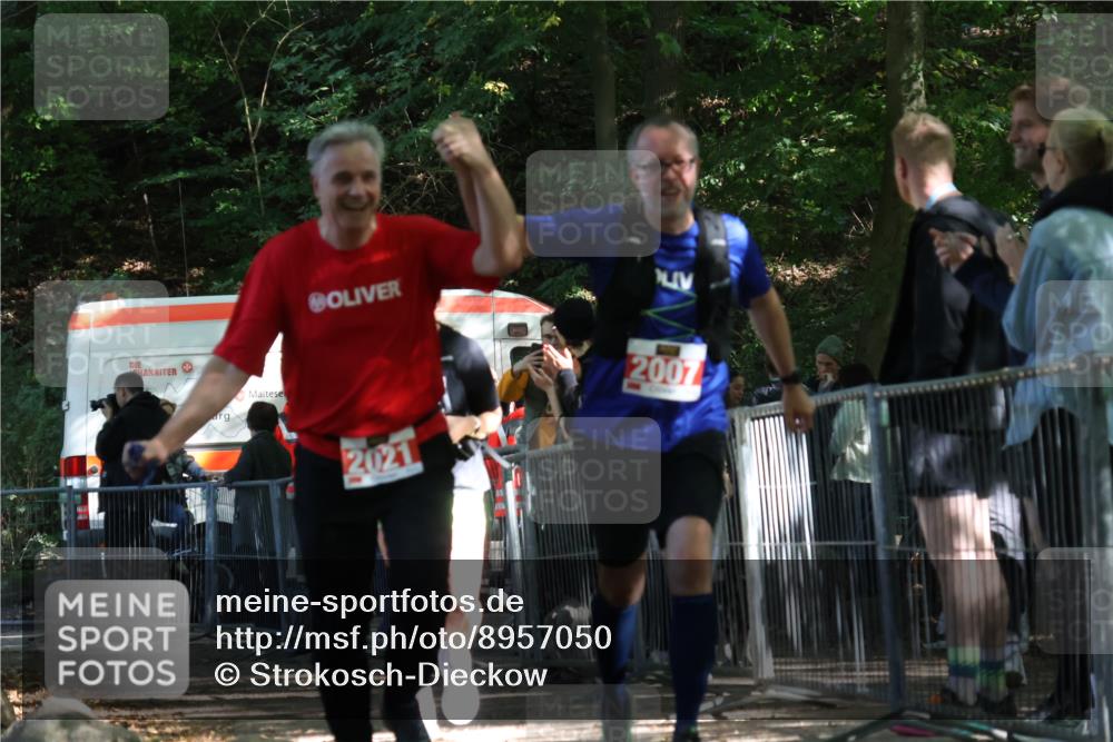 28.09.2025 - 33. Volkslauf durch das schöne Alstertal Strokosch-Dieckow http://msf.ph/oto/8957050 28.09.2025 13:00:49 Ziel 2007, 2021, 2106 meine-sportfotos.de