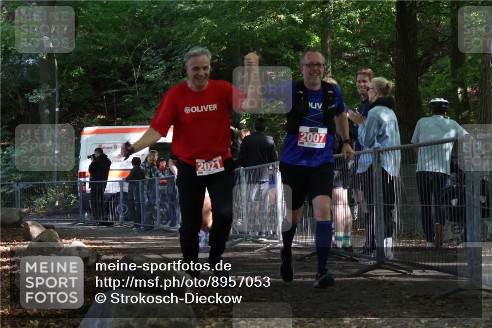 28.09.2025 - 33. Volkslauf durch das schöne Alstertal Strokosch-Dieckow http://msf.ph/oto/8957053 28.09.2025 13:00:49 Ziel 2007, 2021, 2106 meine-sportfotos.de