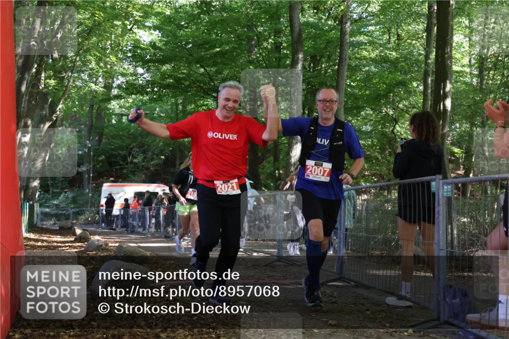 28.09.2025 - 33. Volkslauf durch das schöne Alstertal Strokosch-Dieckow http://msf.ph/oto/8957068 28.09.2025 13:00:51 Ziel 2007, 2021, 2106 meine-sportfotos.de