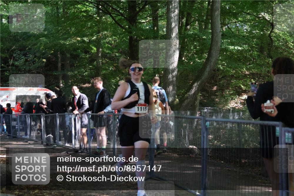 28.09.2025 - 33. Volkslauf durch das schöne Alstertal Strokosch-Dieckow http://msf.ph/oto/8957147 28.09.2025 13:01:54 Ziel 1115 meine-sportfotos.de