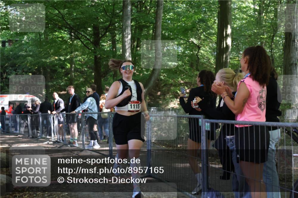 28.09.2025 - 33. Volkslauf durch das schöne Alstertal Strokosch-Dieckow http://msf.ph/oto/8957165 28.09.2025 13:01:55 Ziel 1115 meine-sportfotos.de