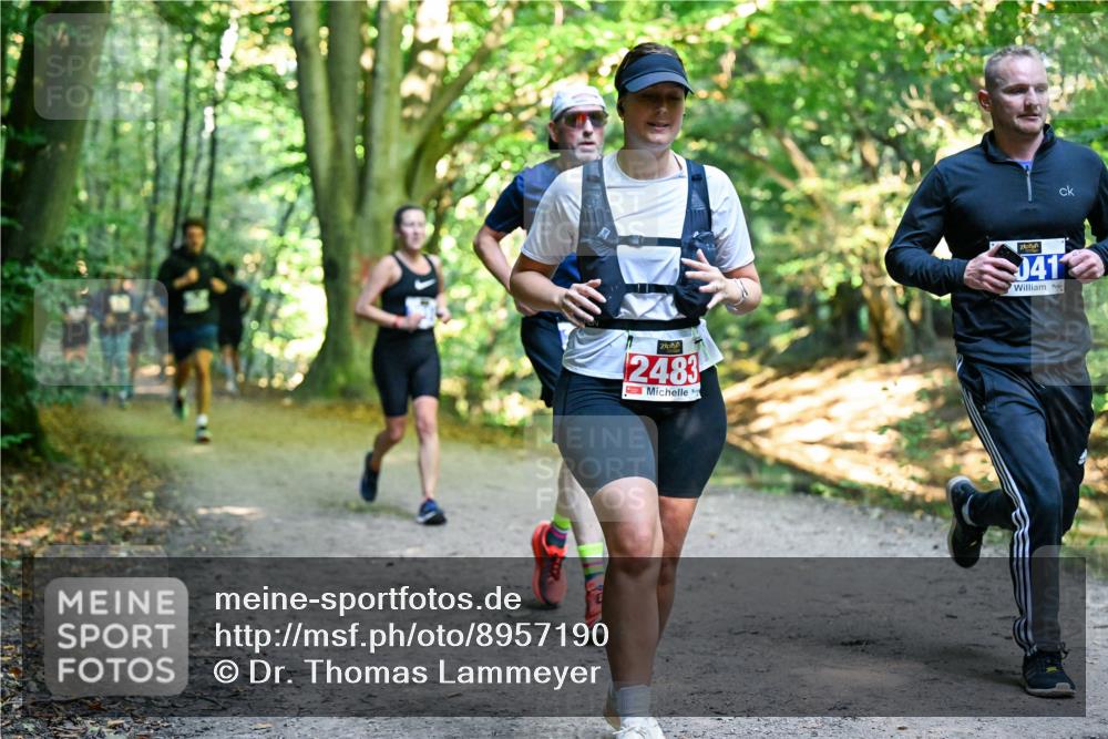 28.09.2025 - 33. Volkslauf durch das schöne Alstertal Dr. Thomas Lammeyer http://msf.ph/oto/8957190 28.09.2025 10:47:29 Laufen 2483, 041 meine-sportfotos.de