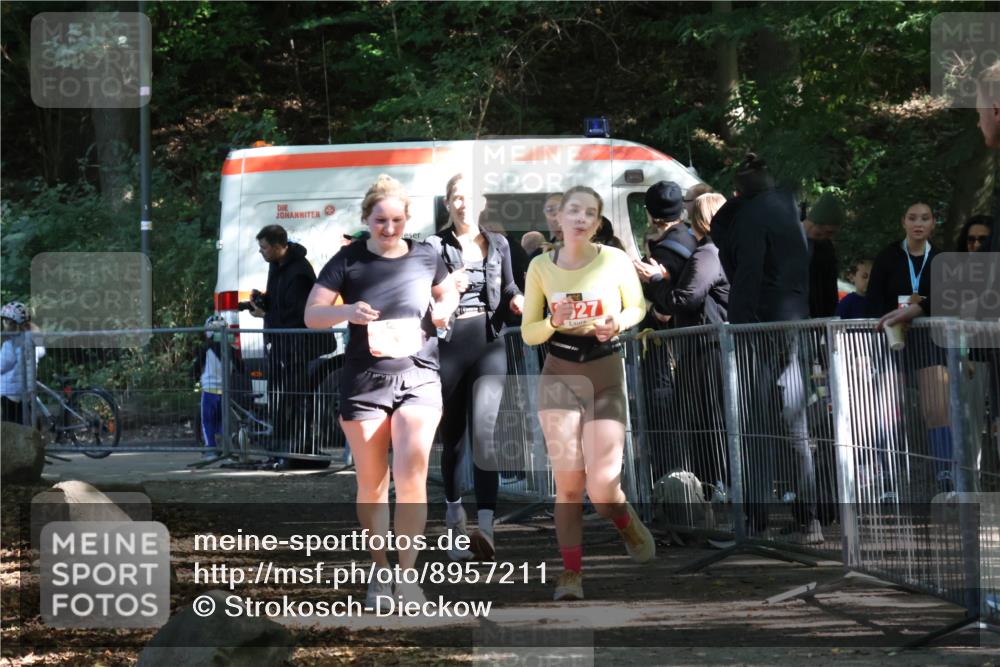 28.09.2025 - 33. Volkslauf durch das schöne Alstertal Strokosch-Dieckow http://msf.ph/oto/8957211 28.09.2025 13:02:12 Ziel 2247, 2378, 2527 meine-sportfotos.de