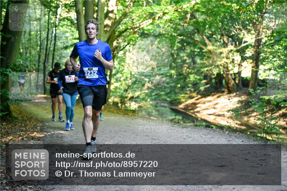 28.09.2025 - 33. Volkslauf durch das schöne Alstertal Dr. Thomas Lammeyer http://msf.ph/oto/8957220 28.09.2025 10:47:35 Laufen 3232 meine-sportfotos.de