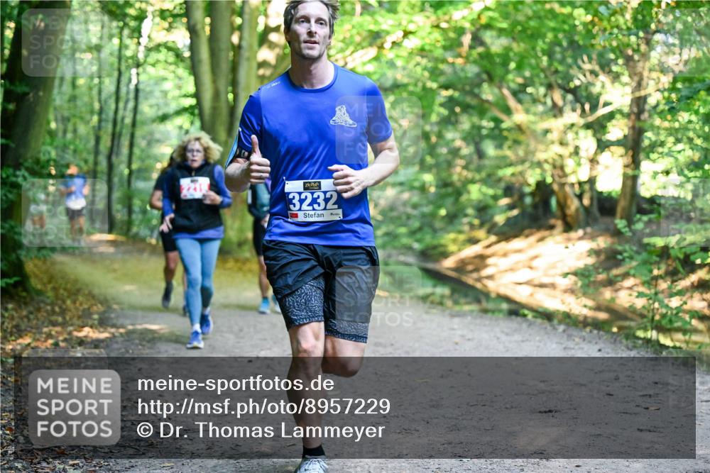 28.09.2025 - 33. Volkslauf durch das schöne Alstertal Dr. Thomas Lammeyer http://msf.ph/oto/8957229 28.09.2025 10:47:36 Laufen 3232 meine-sportfotos.de