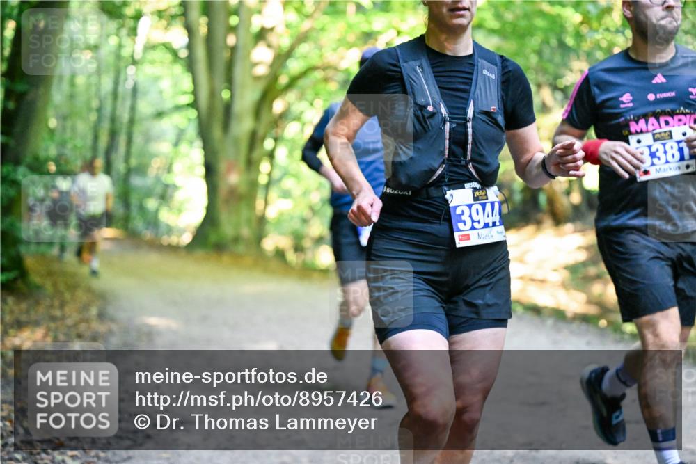 28.09.2025 - 33. Volkslauf durch das schöne Alstertal Dr. Thomas Lammeyer http://msf.ph/oto/8957426 28.09.2025 10:48:21 Laufen 3944, 8381 meine-sportfotos.de