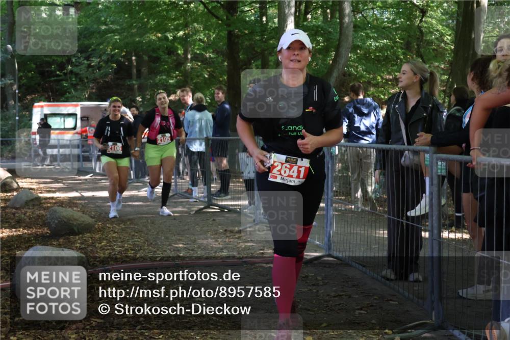 28.09.2025 - 33. Volkslauf durch das schöne Alstertal Strokosch-Dieckow http://msf.ph/oto/8957585 28.09.2025 13:03:34 Ziel 2105, 2641 meine-sportfotos.de