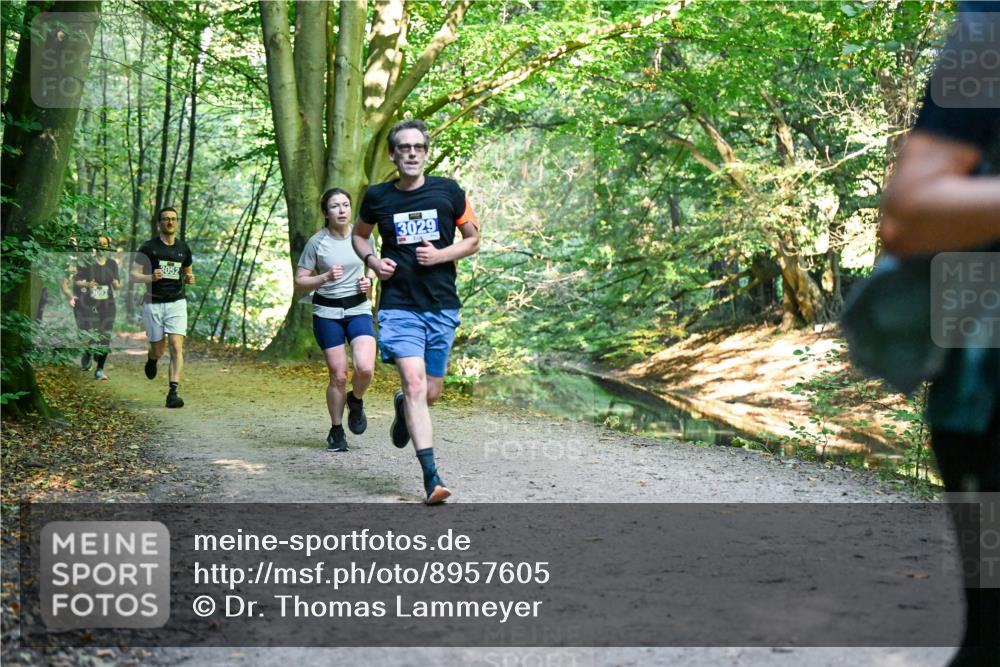 28.09.2025 - 33. Volkslauf durch das schöne Alstertal Dr. Thomas Lammeyer http://msf.ph/oto/8957605 28.09.2025 10:48:50 Laufen 3029, 3052 meine-sportfotos.de