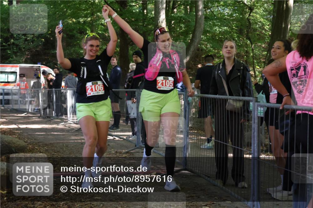 28.09.2025 - 33. Volkslauf durch das schöne Alstertal Strokosch-Dieckow http://msf.ph/oto/8957616 28.09.2025 13:03:36 Ziel 2105 meine-sportfotos.de