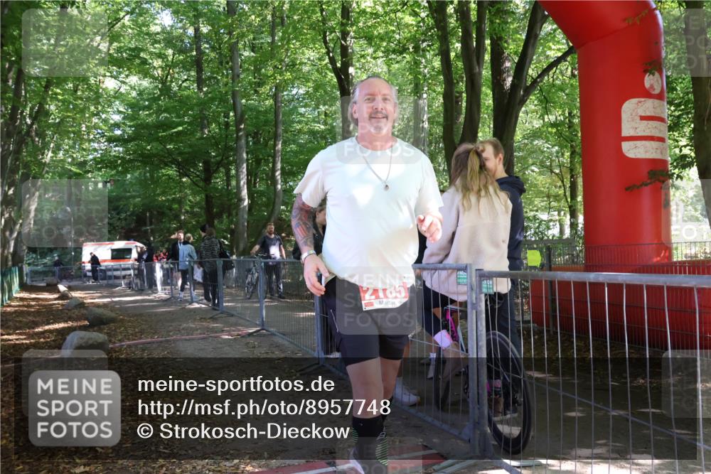 28.09.2025 - 33. Volkslauf durch das schöne Alstertal Strokosch-Dieckow http://msf.ph/oto/8957748 28.09.2025 13:04:47 Ziel  meine-sportfotos.de