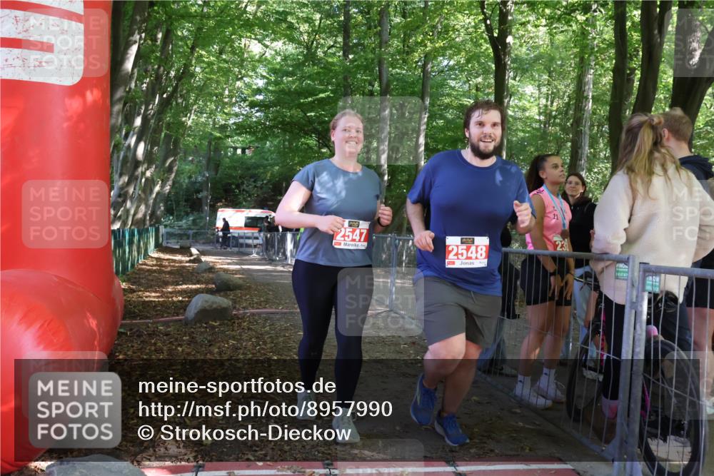 28.09.2025 - 33. Volkslauf durch das schöne Alstertal Strokosch-Dieckow http://msf.ph/oto/8957990 28.09.2025 13:06:12 Ziel  meine-sportfotos.de