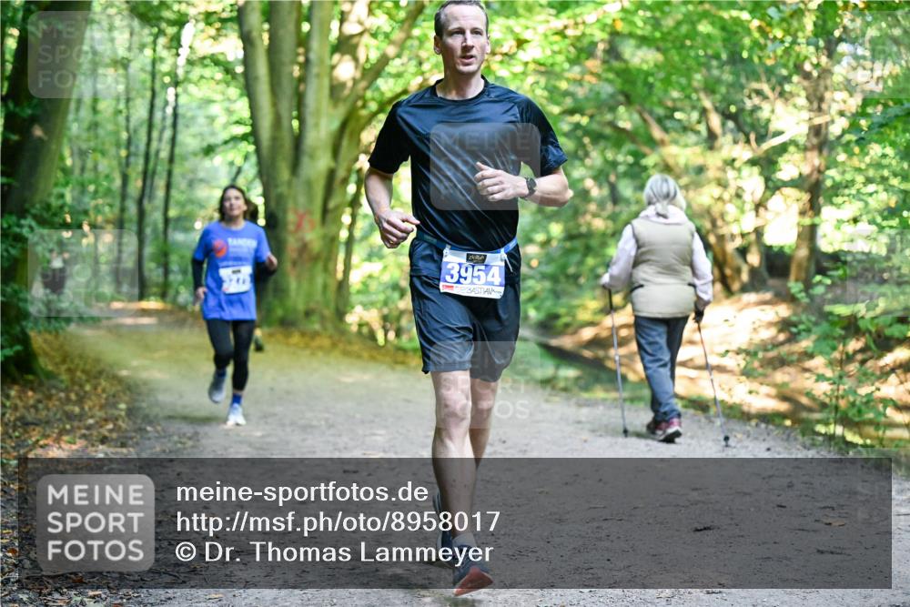 28.09.2025 - 33. Volkslauf durch das schöne Alstertal Dr. Thomas Lammeyer http://msf.ph/oto/8958017 28.09.2025 10:50:08 Laufen 3954 meine-sportfotos.de