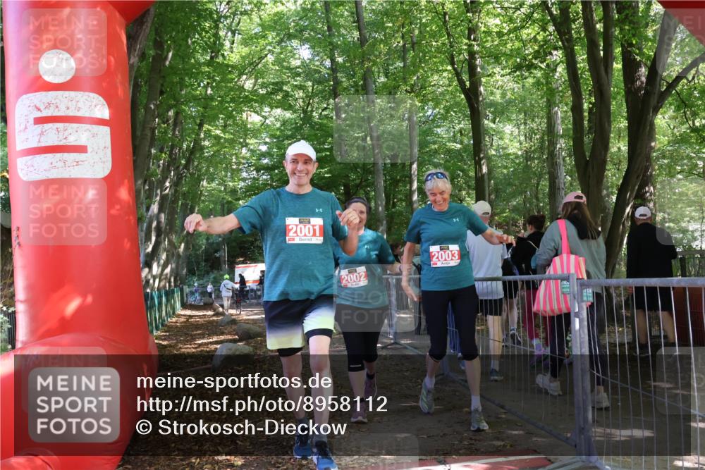 28.09.2025 - 33. Volkslauf durch das schöne Alstertal Strokosch-Dieckow http://msf.ph/oto/8958112 28.09.2025 13:09:12 Ziel  meine-sportfotos.de