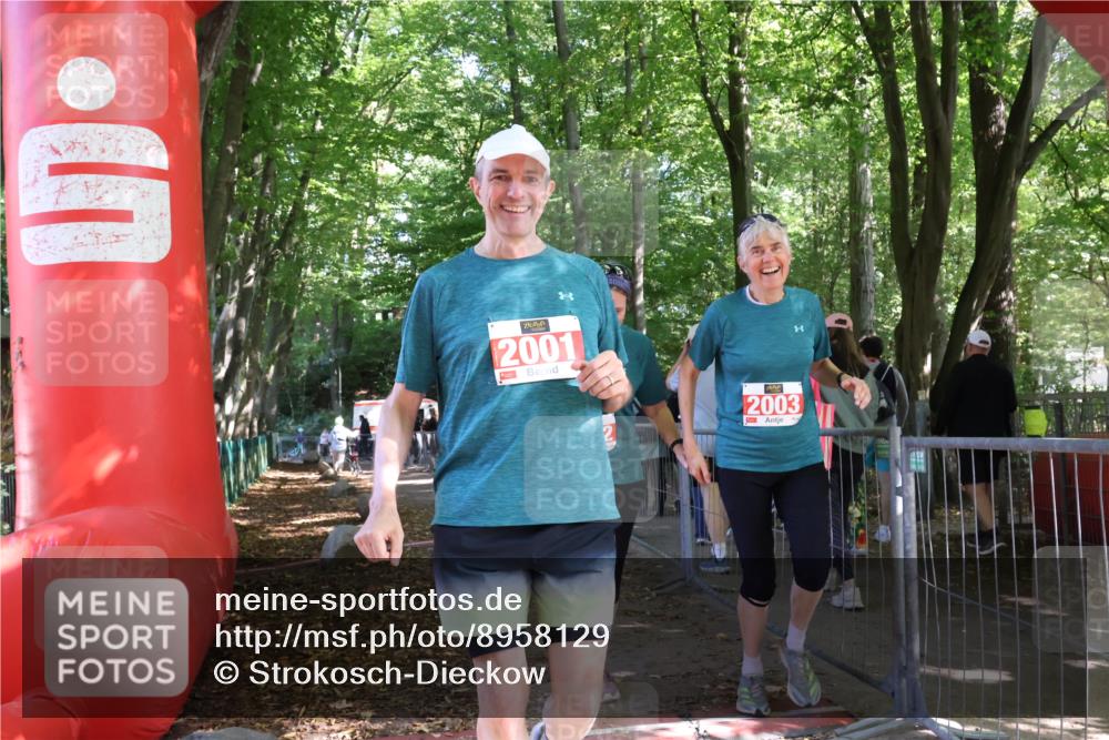 28.09.2025 - 33. Volkslauf durch das schöne Alstertal Strokosch-Dieckow http://msf.ph/oto/8958129 28.09.2025 13:09:13 Ziel  meine-sportfotos.de