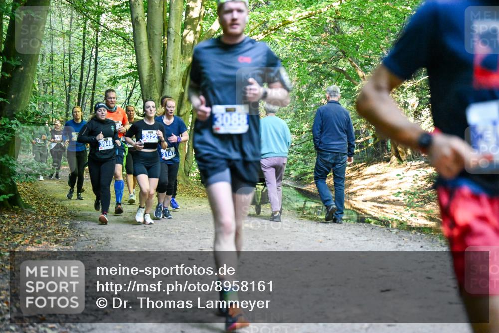 28.09.2025 - 33. Volkslauf durch das schöne Alstertal Dr. Thomas Lammeyer http://msf.ph/oto/8958161 28.09.2025 10:50:42 Laufen 3940, 3147, 3088 meine-sportfotos.de