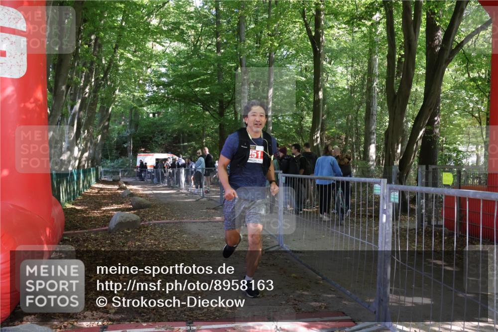 28.09.2025 - 33. Volkslauf durch das schöne Alstertal Strokosch-Dieckow http://msf.ph/oto/8958163 28.09.2025 13:09:50 Ziel  meine-sportfotos.de