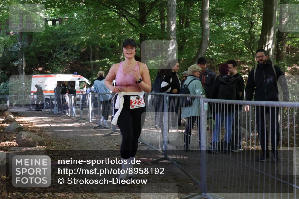 28.09.2025 - 33. Volkslauf durch das schöne Alstertal Strokosch-Dieckow http://msf.ph/oto/8958192 28.09.2025 13:10:37 Ziel 2238 meine-sportfotos.de