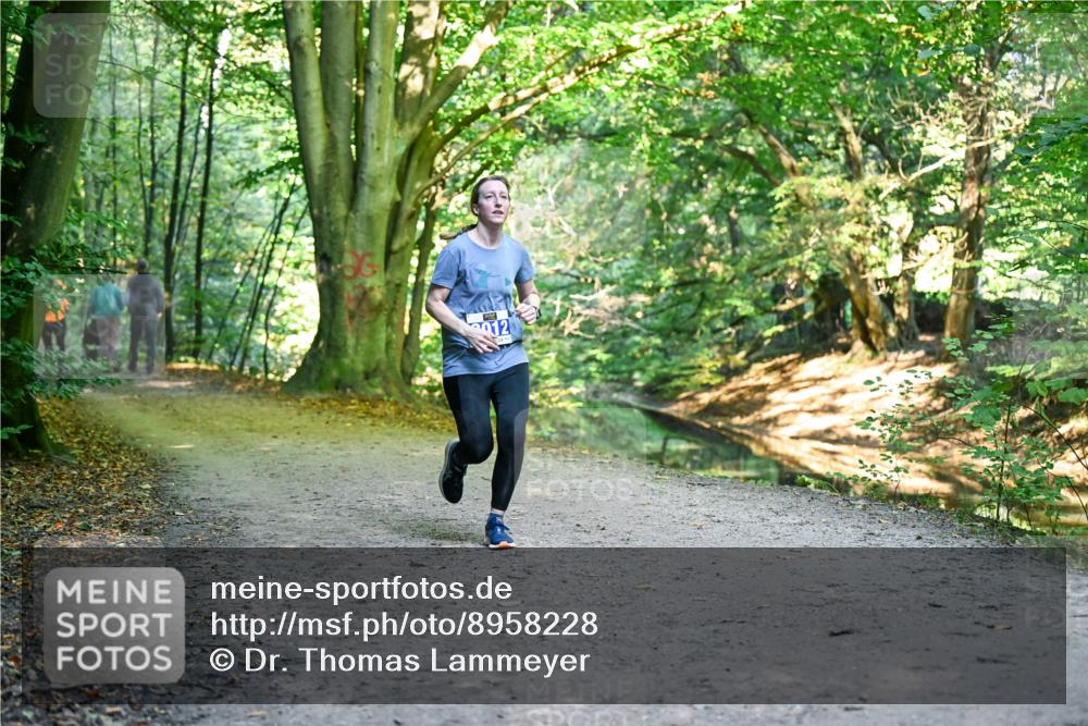 28.09.2025 - 33. Volkslauf durch das schöne Alstertal Dr. Thomas Lammeyer http://msf.ph/oto/8958228 28.09.2025 10:50:59 Laufen 012 meine-sportfotos.de