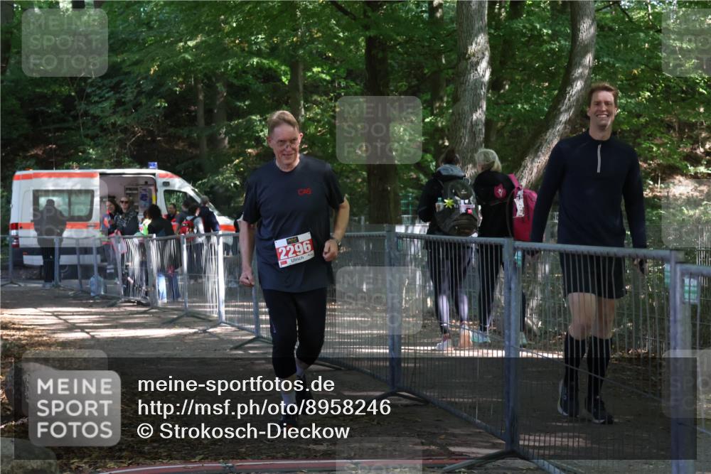 28.09.2025 - 33. Volkslauf durch das schöne Alstertal Strokosch-Dieckow http://msf.ph/oto/8958246 28.09.2025 13:13:57 Ziel 2296 meine-sportfotos.de