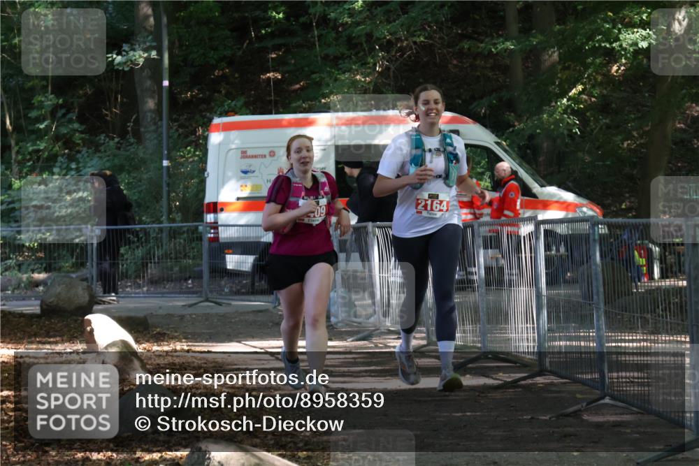 28.09.2025 - 33. Volkslauf durch das schöne Alstertal Strokosch-Dieckow http://msf.ph/oto/8958359 28.09.2025 13:17:22 Ziel 2164, 2409 meine-sportfotos.de