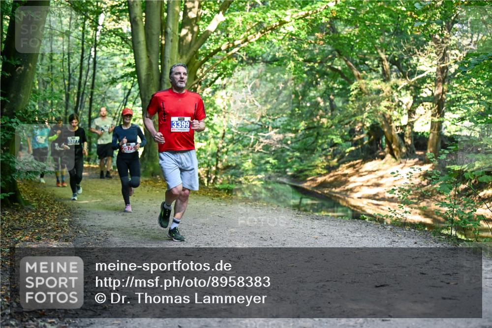 28.09.2025 - 33. Volkslauf durch das schöne Alstertal Dr. Thomas Lammeyer http://msf.ph/oto/8958383 28.09.2025 10:51:28 Laufen 3377, 2575, 3399 meine-sportfotos.de