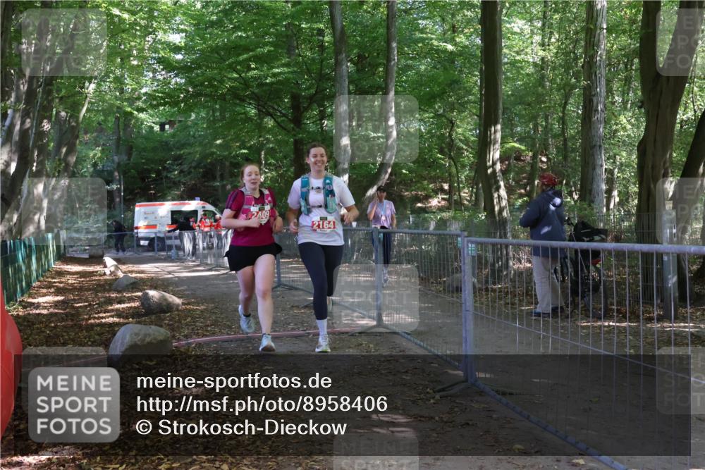28.09.2025 - 33. Volkslauf durch das schöne Alstertal Strokosch-Dieckow http://msf.ph/oto/8958406 28.09.2025 13:17:26 Ziel 2164, 2409 meine-sportfotos.de
