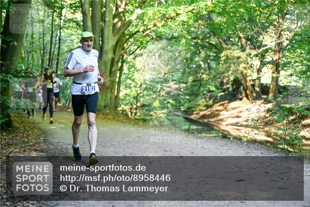 28.09.2025 - 33. Volkslauf durch das schöne Alstertal Dr. Thomas Lammeyer http://msf.ph/oto/8958446 28.09.2025 10:51:37 Laufen 3182 meine-sportfotos.de