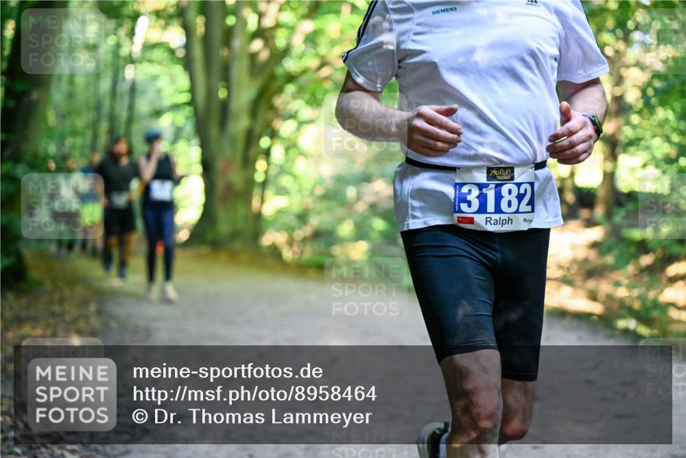 28.09.2025 - 33. Volkslauf durch das schöne Alstertal Dr. Thomas Lammeyer http://msf.ph/oto/8958464 28.09.2025 10:51:39 Laufen 3182 meine-sportfotos.de