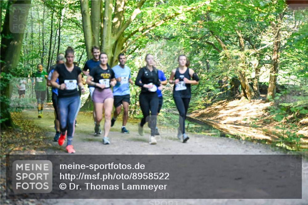 28.09.2025 - 33. Volkslauf durch das schöne Alstertal Dr. Thomas Lammeyer http://msf.ph/oto/8958522 28.09.2025 10:51:48 Laufen  meine-sportfotos.de