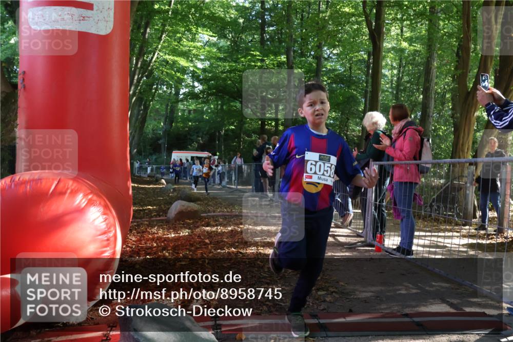 28.09.2025 - 33. Volkslauf durch das schöne Alstertal Strokosch-Dieckow http://msf.ph/oto/8958745 28.09.2025 10:41:59 Ziel  meine-sportfotos.de