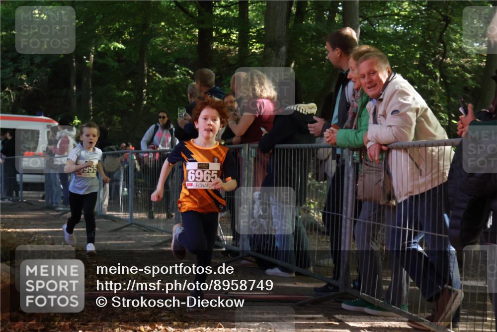 28.09.2025 - 33. Volkslauf durch das schöne Alstertal Strokosch-Dieckow http://msf.ph/oto/8958749 28.09.2025 10:42:01 Ziel  meine-sportfotos.de