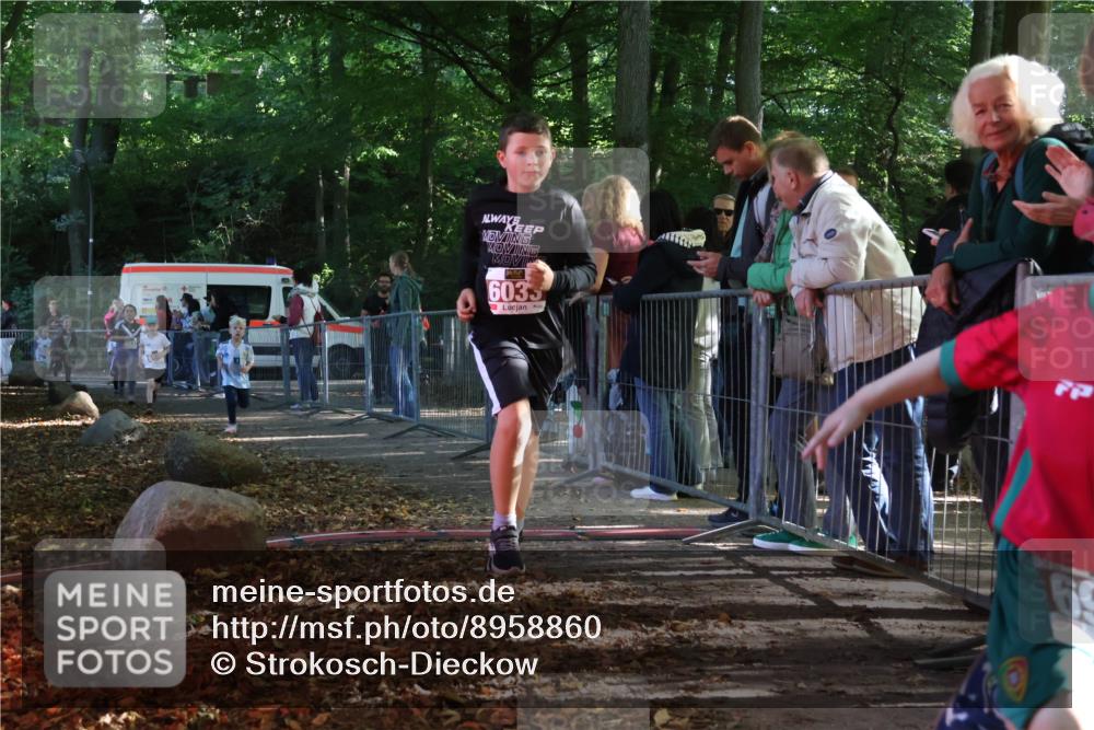 28.09.2025 - 33. Volkslauf durch das schöne Alstertal Strokosch-Dieckow http://msf.ph/oto/8958860 28.09.2025 10:42:23 Ziel  meine-sportfotos.de