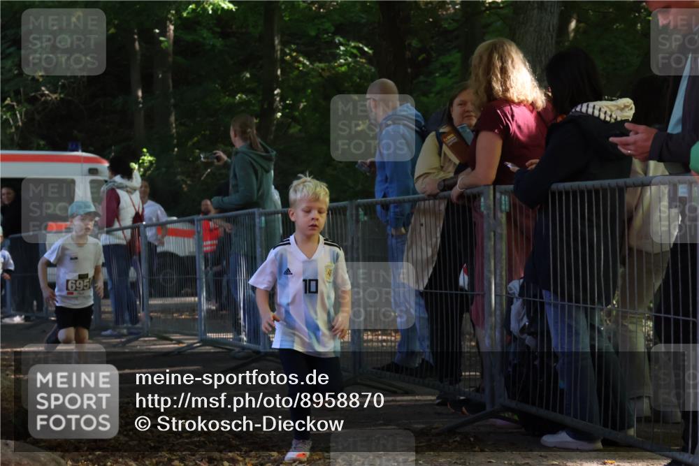 28.09.2025 - 33. Volkslauf durch das schöne Alstertal Strokosch-Dieckow http://msf.ph/oto/8958870 28.09.2025 10:42:26 Ziel  meine-sportfotos.de