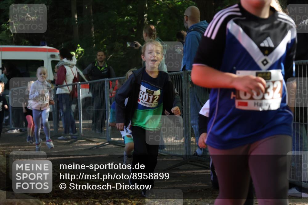 28.09.2025 - 33. Volkslauf durch das schöne Alstertal Strokosch-Dieckow http://msf.ph/oto/8958899 28.09.2025 10:42:31 Ziel  meine-sportfotos.de