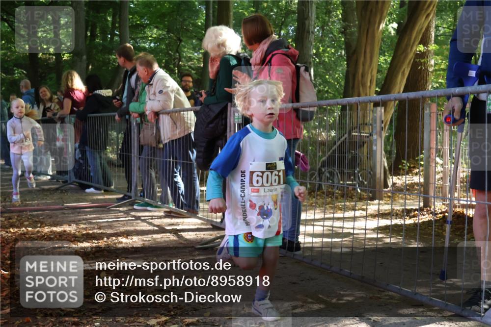 28.09.2025 - 33. Volkslauf durch das schöne Alstertal Strokosch-Dieckow http://msf.ph/oto/8958918 28.09.2025 10:42:34 Ziel  meine-sportfotos.de